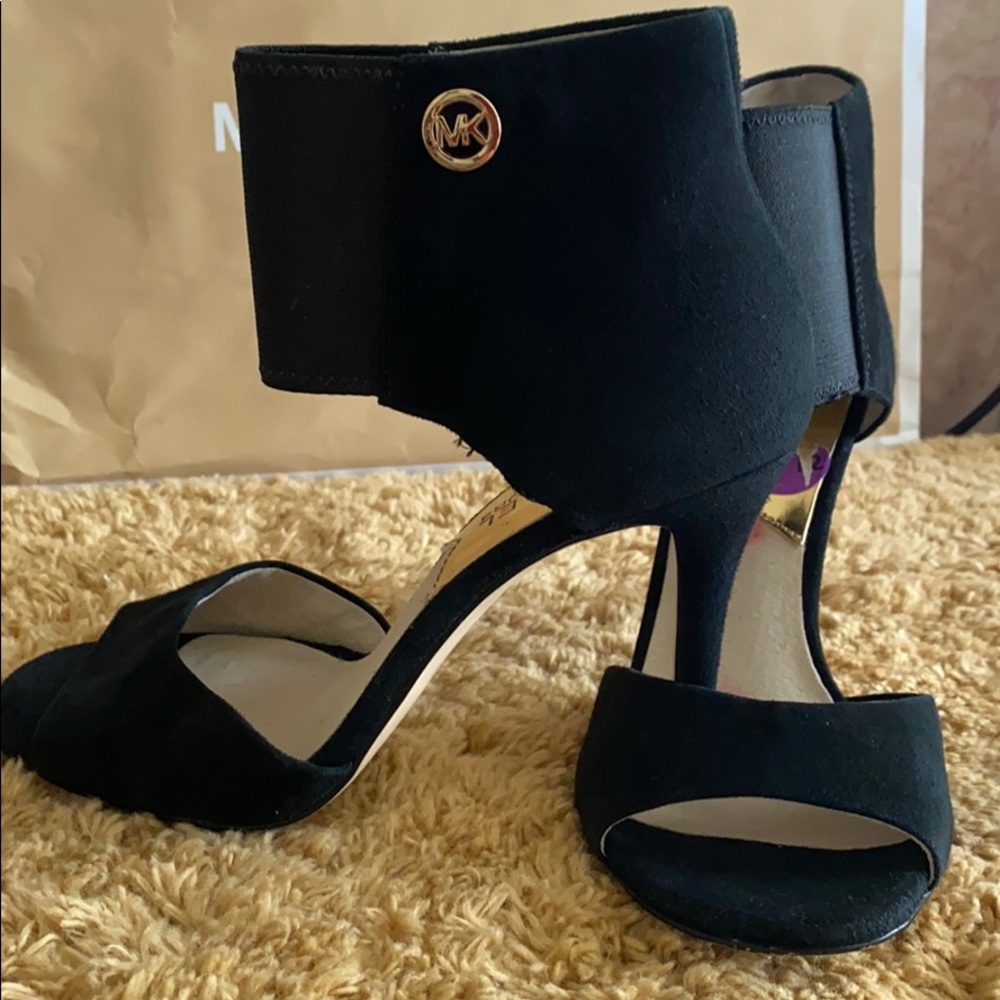 MICHEAL Micheal kors black seude sandals